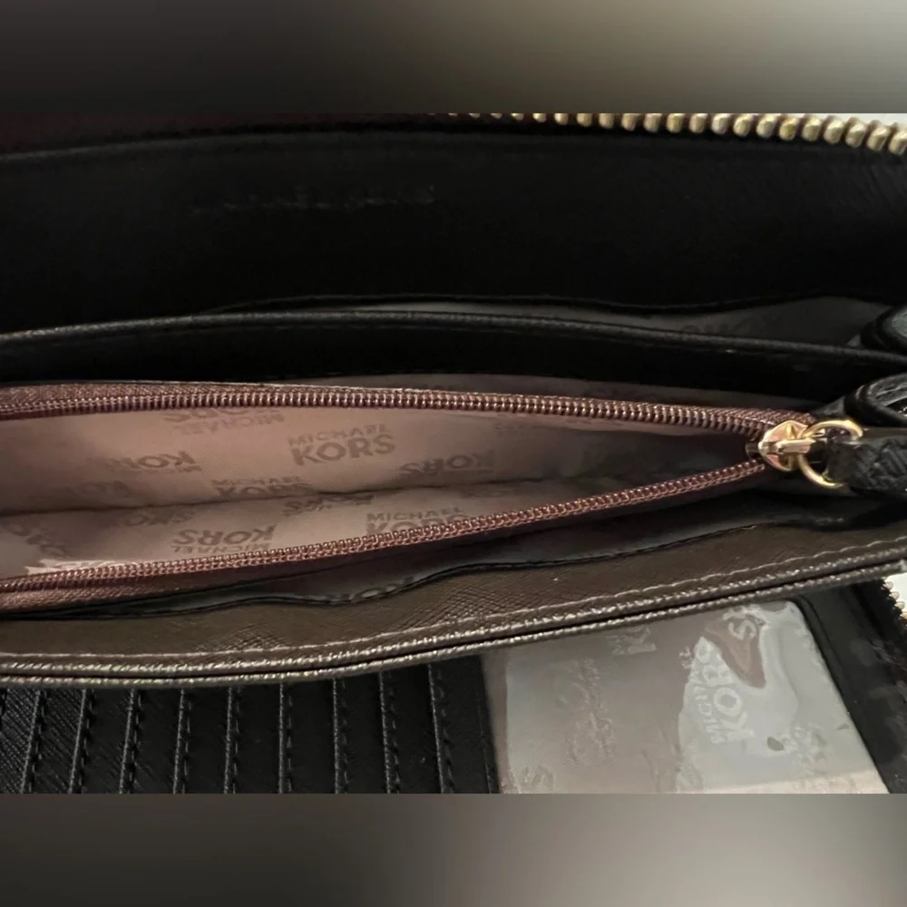Michael Kors Signature Continental Wallet/Wristlet - LIKE NEW!